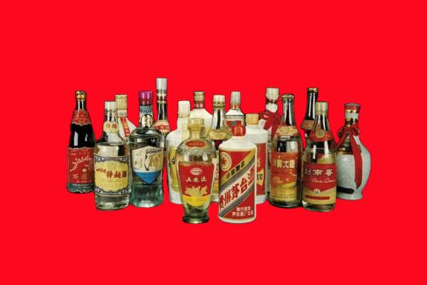 双鸭山宝山区回收十八老酒.jpg